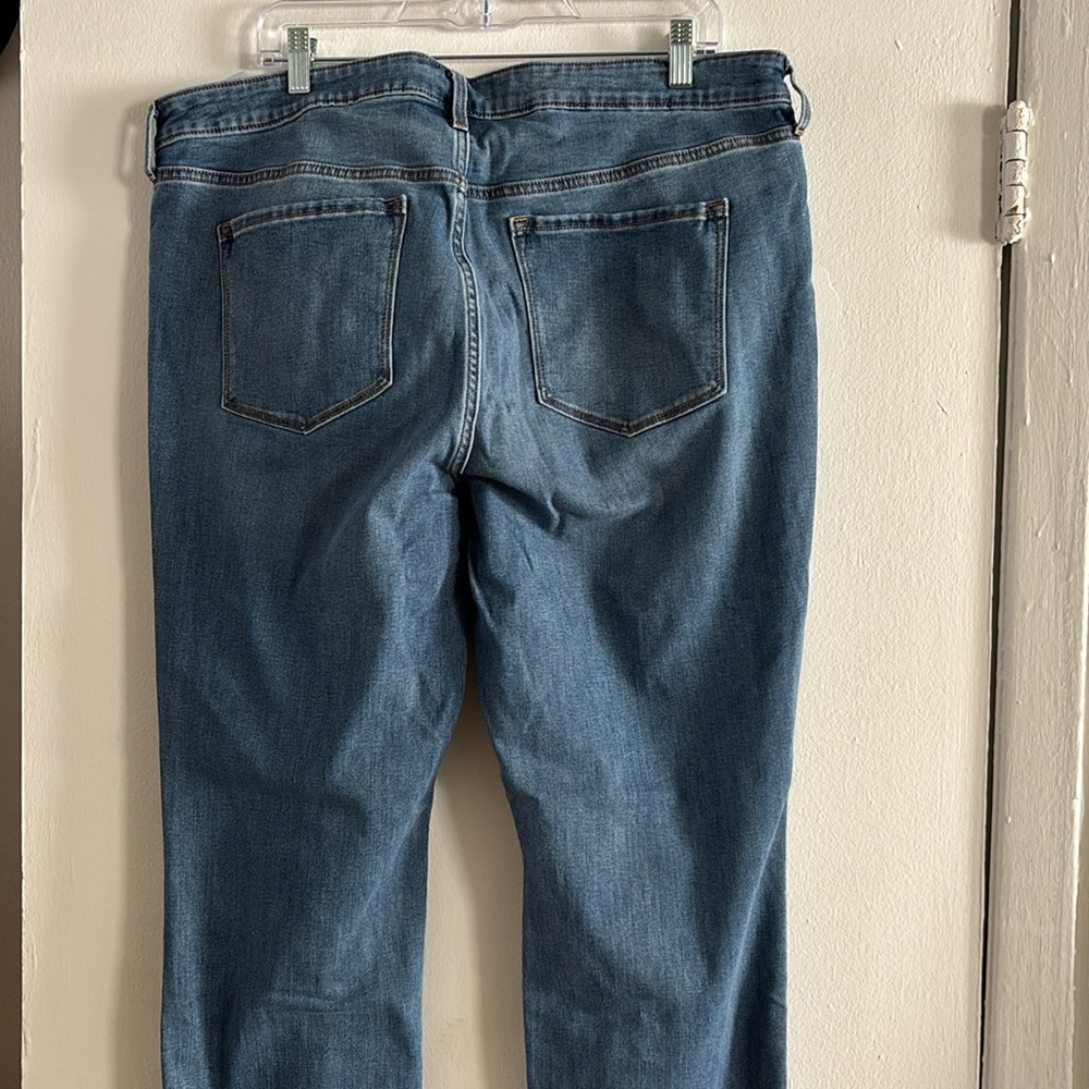 Old Navy Mid Rise Power Slim Straight Jeans Size 18L (103) - Picture 3 of 6